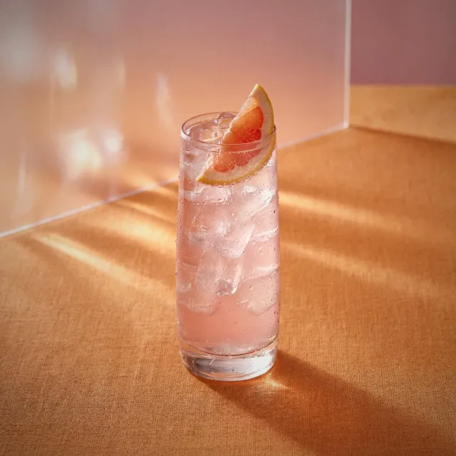 Bols Easy Mix Pink Grapefruit drink med grape
