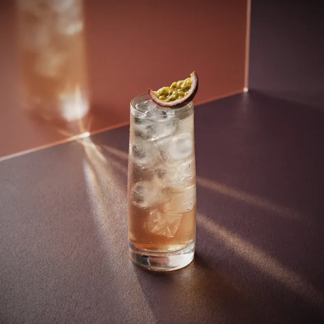 Bols Passion Fruit Collins cocktail passionsfrugt