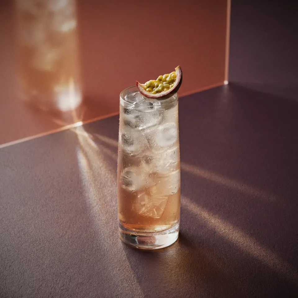 Bols Passion Fruit Collins cocktail passionsfrugt