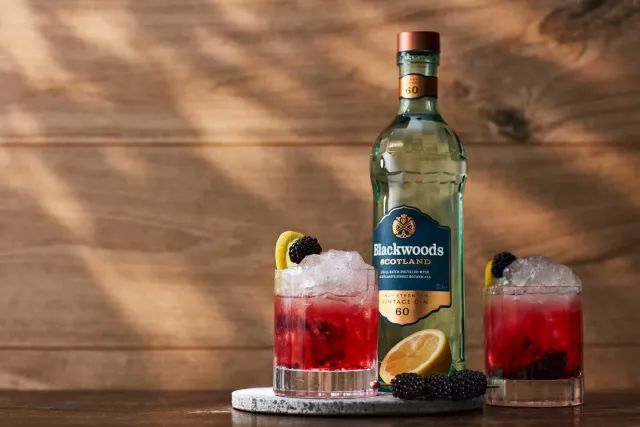 Blackwoods Navy Strength gin 60% kystbotanicals