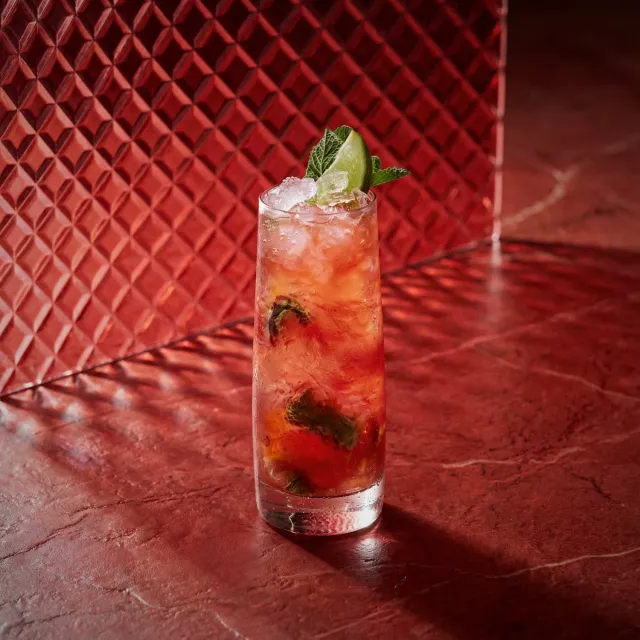 Bols Strawberry Mojito cocktail jordbær