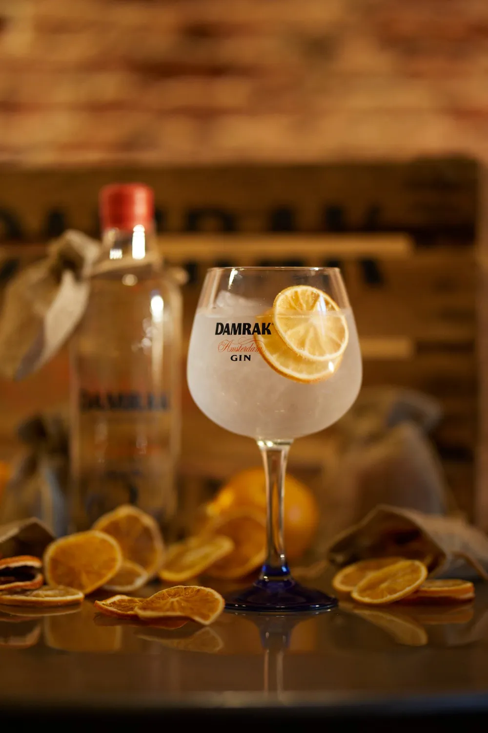 Damrak Gin citrus 17 botanicals Amsterdam