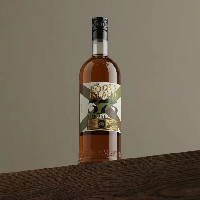 Rocky Island Rum 373 rom 70 cl fadlagret