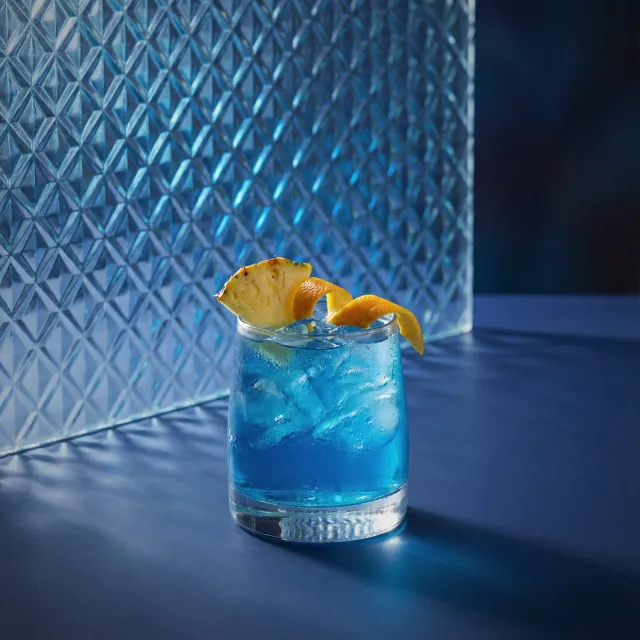 Bols Blue Bird cocktail tropisk blå