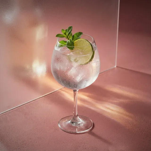 Bols Lychee Spritz cocktail med litchi
