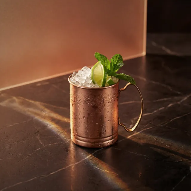 Bols Amaretto Mule cocktail med ingefærøl