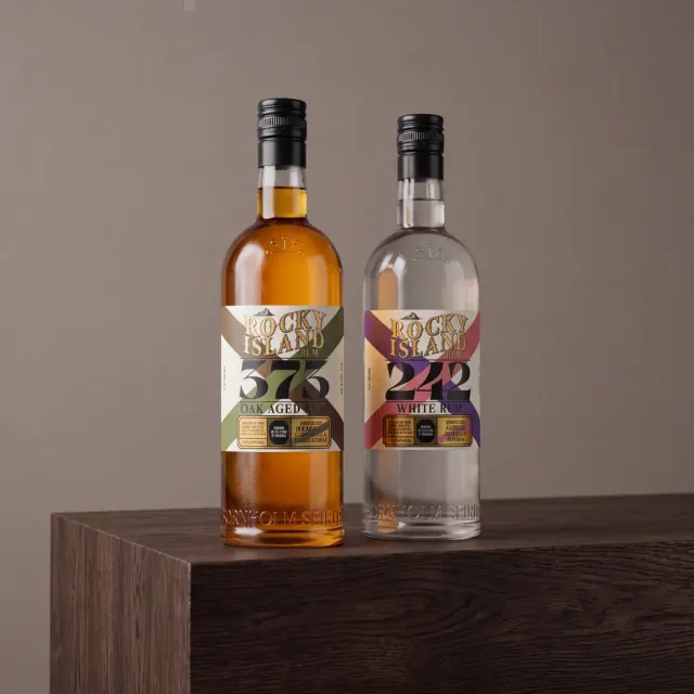 Bornholm Akvavit Rocky Island rom pakke 2 flasker mørk lys