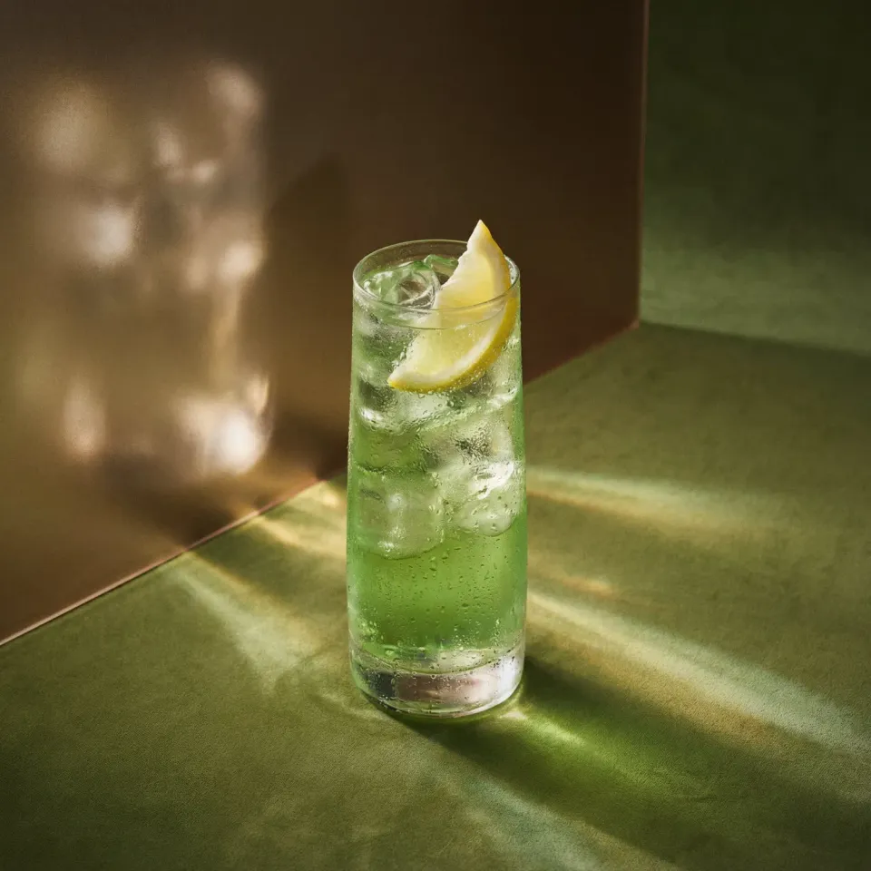 Bols Kiwi Collins cocktail kiwi gin frisk
